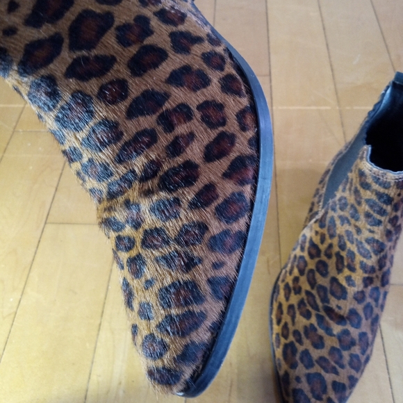 Kenneth Cole Russie Horse hair ankle booties in cheetah print women's size 7 - Picture 15 of 16
